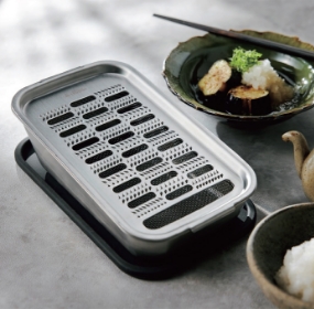 〔ツボエ〕おろし金「箱」