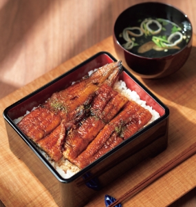 〔大阪･炭焼きうなぎの魚伊〕炭火焼うなぎ蒲焼･肝吸いセット
