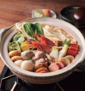 〔道頓堀 今井〕
うどん寄せ鍋（2人前）