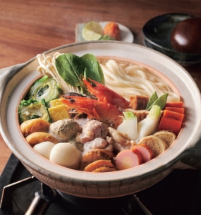 〔道頓堀 今井〕
うどん寄せ鍋（2人前）