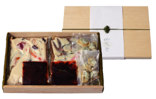 大阪府｢空心 伽藍堂（がらんどう）｣
濃厚白湯仕立て
スパイス薫るたらばがにの火鍋
税込21,600円