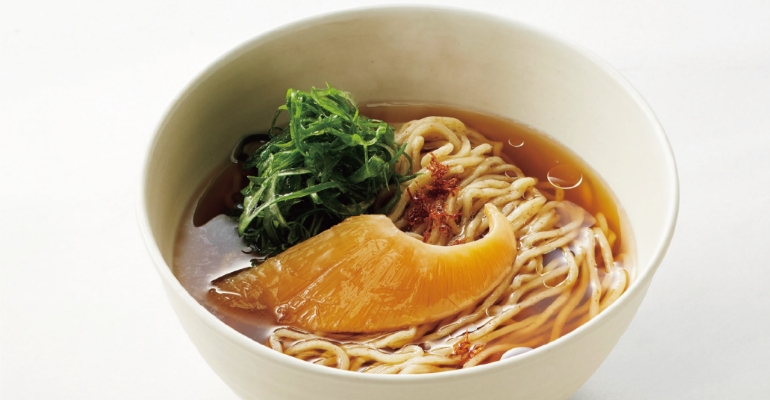 京都府｢京料理 清和荘｣
            丸仕立て鱶鰭（ふかひれ）
            ラーメン（2人前）
