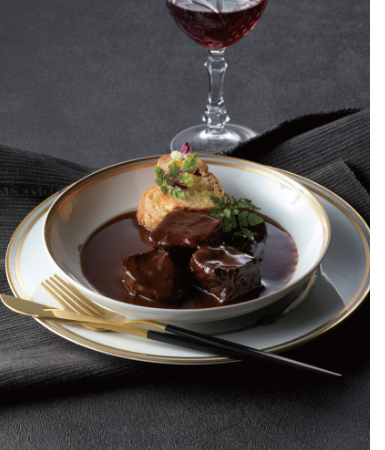 大阪｢楽食倶楽部 裏小路牛肉店｣
和牛コメカミ赤ワイン煮込み
