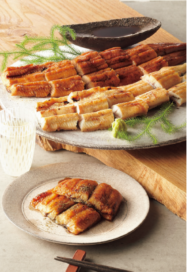 魚伊一貫作り炭火焼うなぎ
                蒲焼･白焼3尾セット