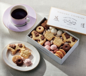 〔ヨーグルト 
フォーシーズンズ〕
ヨーグルトクッキー缶
