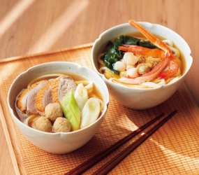 〔美々卯〕
				個食うどんセット彩
