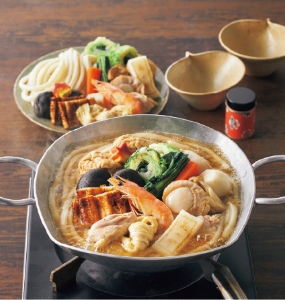 〔美々卯〕
冷凍うどんすき