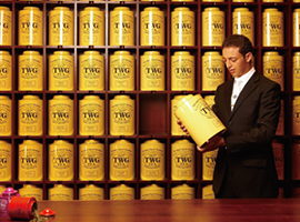 ロゴのマークにもなった創業当時の馬車。