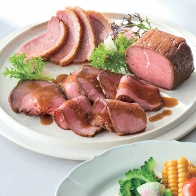 「賛否両論｣
ローストビーフ･肉惣菜詰合せ

			  